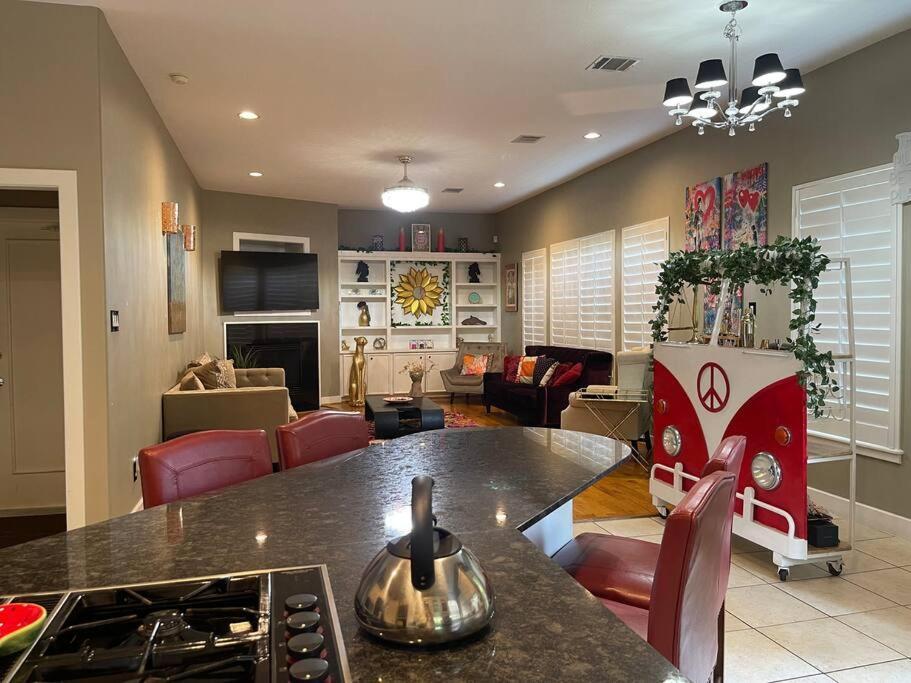 Wanderlust Villa Near Galleria Mall Houston Extérieur photo